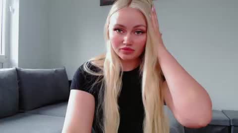 Snapshot of melani_a chatting on June 2026 11:01:02 AM Melania online show from June 2026 11:01:02 AM