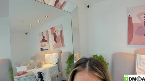 Snapshot of melanie__5 chatting on January 2025 08:57:02 AM Melanie Baez online show from January 2025 08:57:02 AM