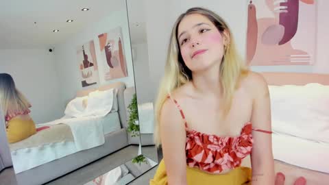 Snapshot of melanie__5 chatting on February 2025 05:18:02 AM Melanie Baez online show from February 2025 05:18:02 AM