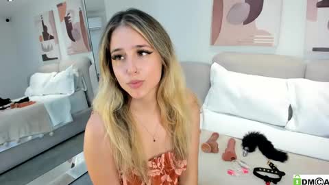 Snapshot of melanie__5 chatting on February 2025 09:04:01 AM Melanie Baez online show from February 2025 09:04:01 AM