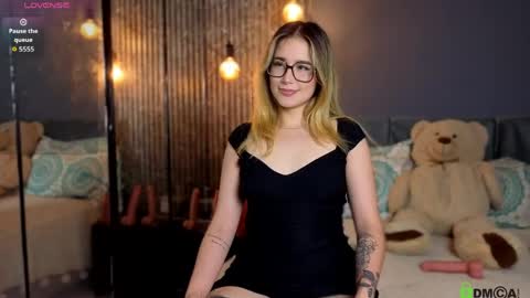 Melanie Baez online show from April 2026 02:14:01 AM