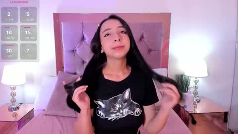 Snapshot of melanie__hills chatting on February 2026 11:39:01 AM Melanie online show from February 2026 11:39:01 AM