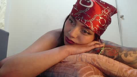 Melanie roux  online show from January 2025 09:50:01 PM