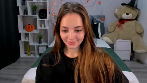 MelanieAlves online show from October 2025 12:28:02 PM