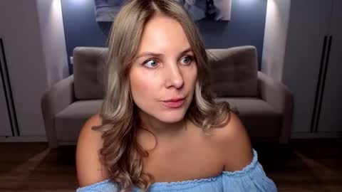 Melanie Bennett online show from November 2025 11:43:02 AM