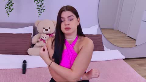 Melanie online show from September 2025 04:42:02 PM