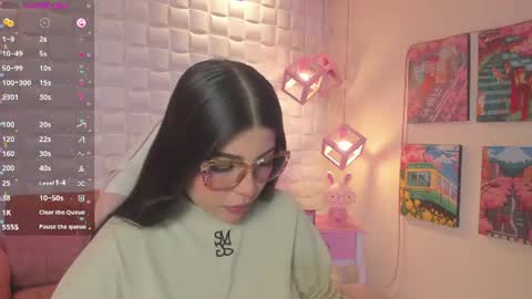 Snapshot of melaniegrayx chatting on June 2026 02:01:01 PM melaniegrayx online show from June 2026 02:01:01 PM