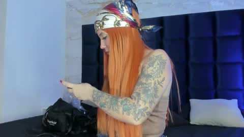 Melanie Roux online show from September 2025 07:49:01 PM