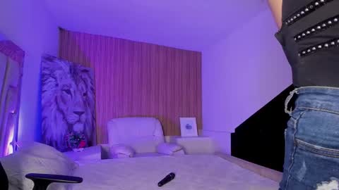 MelanyLuv online show from November 2025 08:09:01 PM