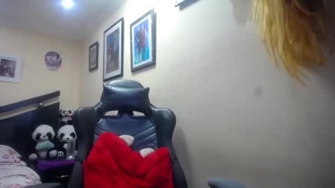 melany online show from February 2025 04:46:02 AM