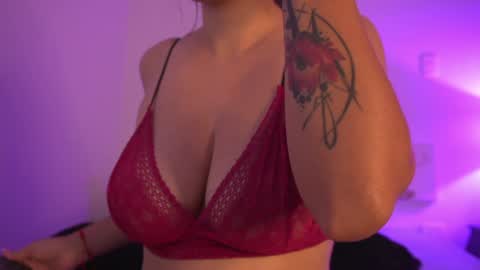 melany online show from December 2024 11:34:02 AM