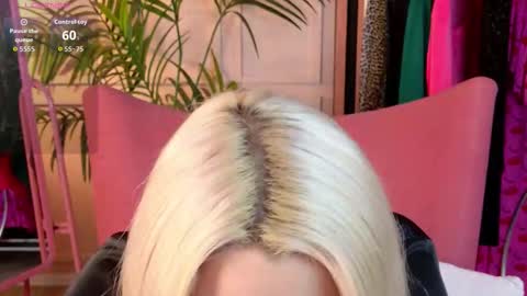 Melany online show from September 2025 12:50:01 PM