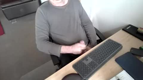 Snapshot of melbguy_075 chatting on October 2025 05:08:01 AM melbguy_075 online show from October 2025 05:08:01 AM