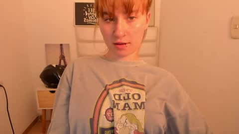Snapshot of meleena_fox chatting on April 2026 06:28:01 PM Im Meleena online show from April 2026 06:28:01 PM