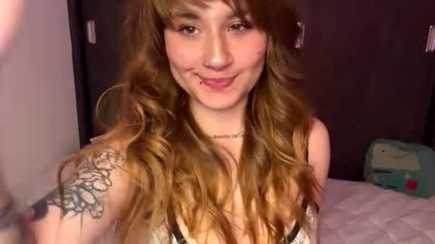 Snapshot of meleena_fox chatting on May 2026 03:29:02 PM Im Meleena online show from May 2026 03:29:02 PM