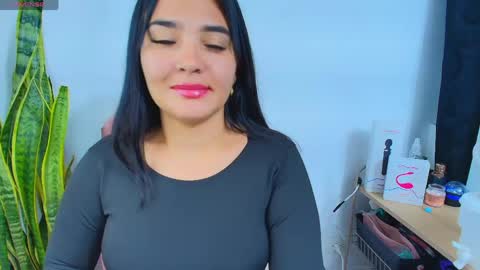    Independent model online show from May 2026 04:07:02 AM