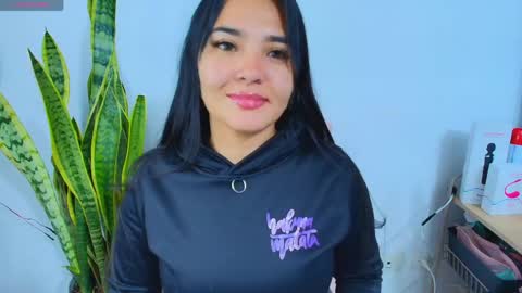    Independent model online show from May 2026 01:22:02 AM