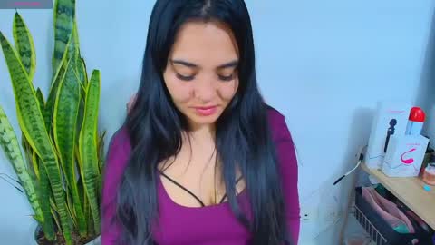    Independent model online show from May 2026 07:13:01 AM