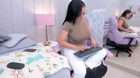 Snapshot of melie_me chatting on March 2026 11:38:01 AM MELIE online show from March 2026 11:38:01 AM