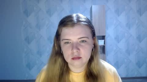 Snapshot of melina_beauty chatting on May 2026 06:49:01 PM Melina online show from May 2026 06:49:01 PM