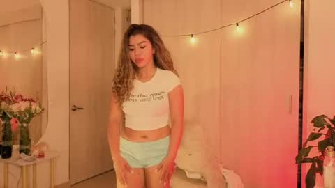 Snapshot of melina_ferrer1 chatting on July 2026 03:20:02 AM EI online show from July 2026 03:20:02 AM