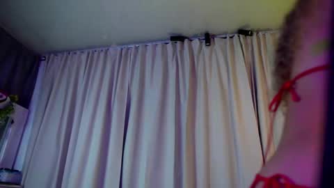 Snapshot of melina_smith1 chatting on May 2026 09:43:01 PM MelinaSmith online show from May 2026 09:43:01 PM
