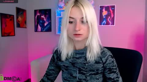 Melisa online show from November 2025 08:10:01 PM