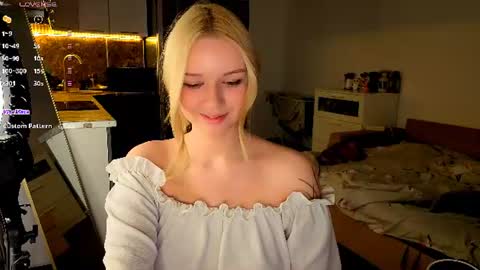 Snapshot of meliss_ss chatting on July 2026 08:30:01 PM Mel or Lissa 3 Welcome here online show from July 2026 08:30:01 PM