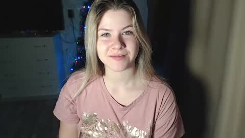 Snapshot of melissa__ray chatting on December 2024 05:43:01 PM Melissa  Ray online show from December 2024 05:43:01 PM