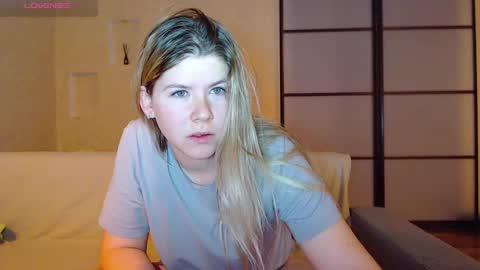 Snapshot of melissa__ray chatting on December 2024 11:11:01 PM Melissa  Ray online show from December 2024 11:11:01 PM