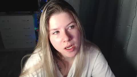 Snapshot of melissa__ray chatting on January 2025 06:47:01 PM Melissa  Ray online show from January 2025 06:47:01 PM
