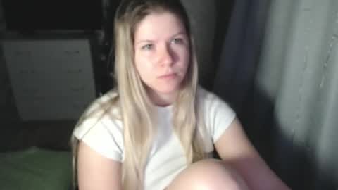 Snapshot of melissa__ray chatting on January 2025 02:28:02 AM Melissa  Ray online show from January 2025 02:28:02 AM