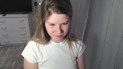 Snapshot of melissa__ray chatting on February 2025 05:29:02 PM Melissa  Ray online show from February 2025 05:29:02 PM