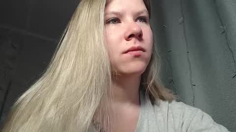 Snapshot of melissa__ray chatting on February 2025 02:28:01 AM Melissa  Ray online show from February 2025 02:28:01 AM