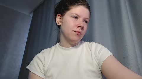 Snapshot of melissa__ray chatting on March 2025 03:32:01 AM Melissa  Ray online show from March 2025 03:32:01 AM