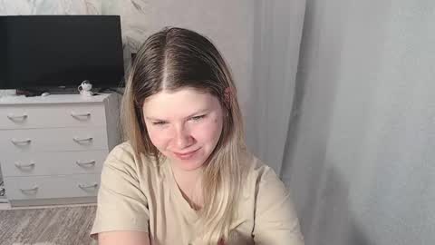 Snapshot of melissa__ray chatting on March 2025 02:04:02 AM Melissa  Ray online show from March 2025 02:04:02 AM