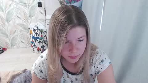 Snapshot of melissa__ray chatting on September 2025 04:48:02 AM Melissa  Ray online show from September 2025 04:48:02 AM