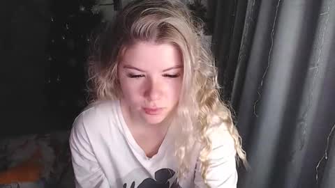 Melissa  Ray online show from December 2025 02:39:01 AM