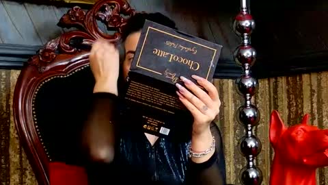 Melissa online show from November 2025 12:25:01 PM