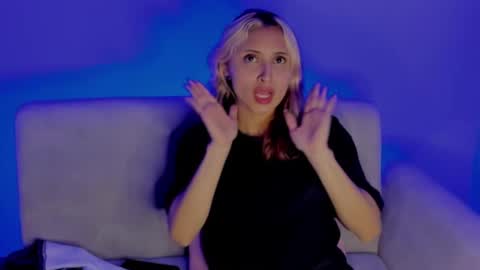 Snapshot of melissa_noir chatting on February 2026 05:01:02 AM melissa_noir online show from February 2026 05:01:02 AM