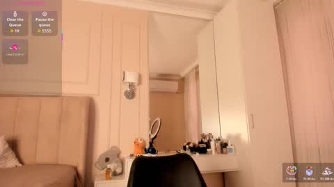 Lisaa online show from November 2025 04:45:02 AM