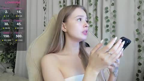 mell milles online show from October 2025 01:56:01 PM