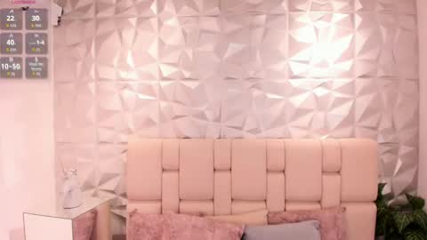 Snapshot of mell_muller chatting on April 2026 11:49:02 AM Mell online show from April 2026 11:49:02 AM