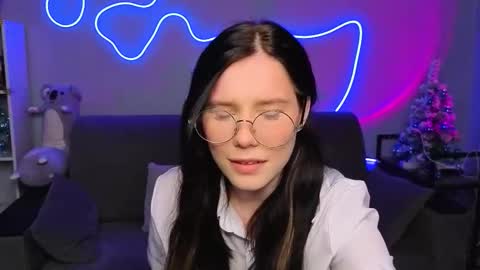 mellhyees online show from January 2026 05:40:01 PM