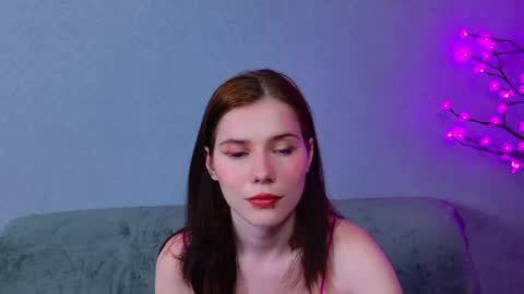 mellhyees online show from May 2026 03:37:02 AM
