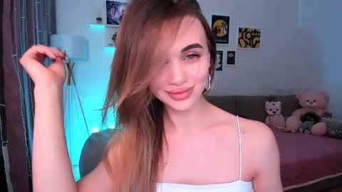 Snapshot of mellifluoustess chatting on March 2025 10:52:02 PM Tessa online show from March 2025 10:52:02 PM