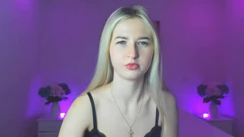 Mellina online show from February 2025 09:42:01 PM