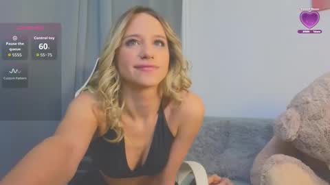 Snapshot of mellisakim chatting on October 2025 10:09:01 PM  Mellisa online show from October 2025 10:09:01 PM