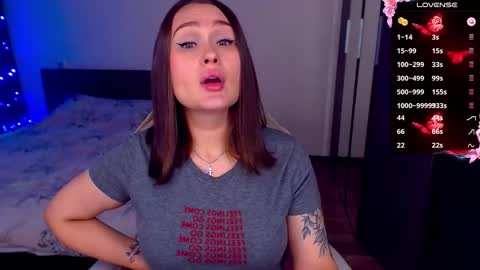 Mel online show from November 2025 08:18:01 PM