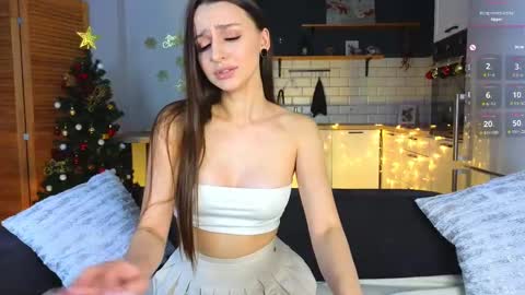 Caroline online show from December 2024 02:32:01 PM